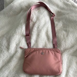 Lululemon Adventure City Crossbody Bag